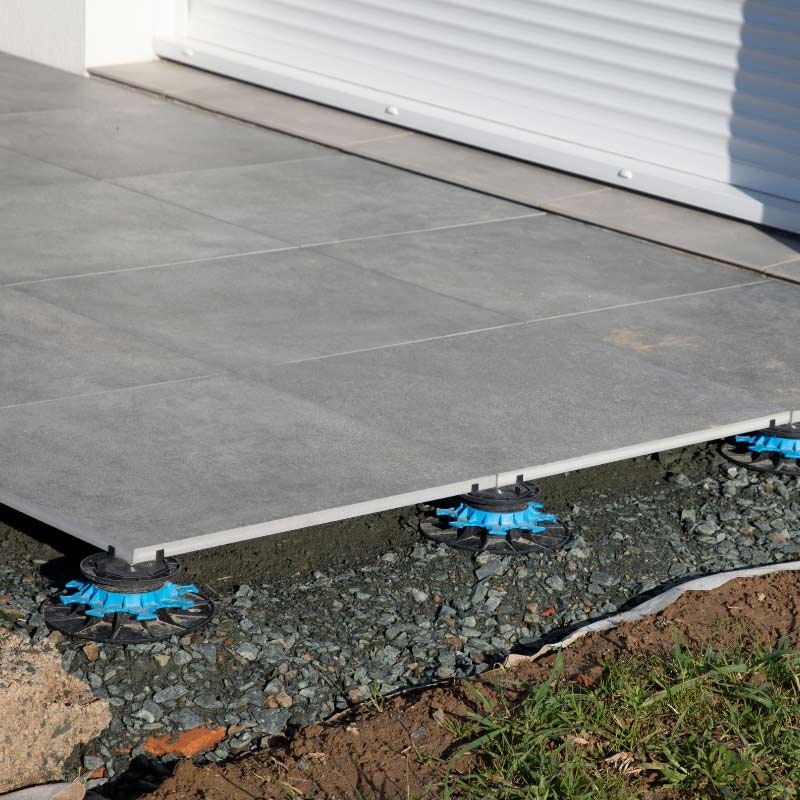 Dalle sur plot terrasse : comment réussir votre installation ?